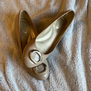 Beige Bandolino flats